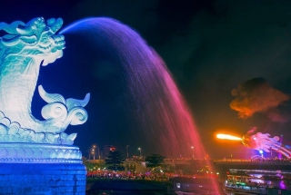 A view of the charcoal fishes weighing 200 tons sprayed water in Da Nang