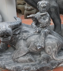 Tượng trâu bằng đá non nước Tượng trâu bằng đá non nước