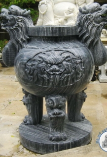 Lư chạm rồng bằng đá Lư chạm rồng bằng đá